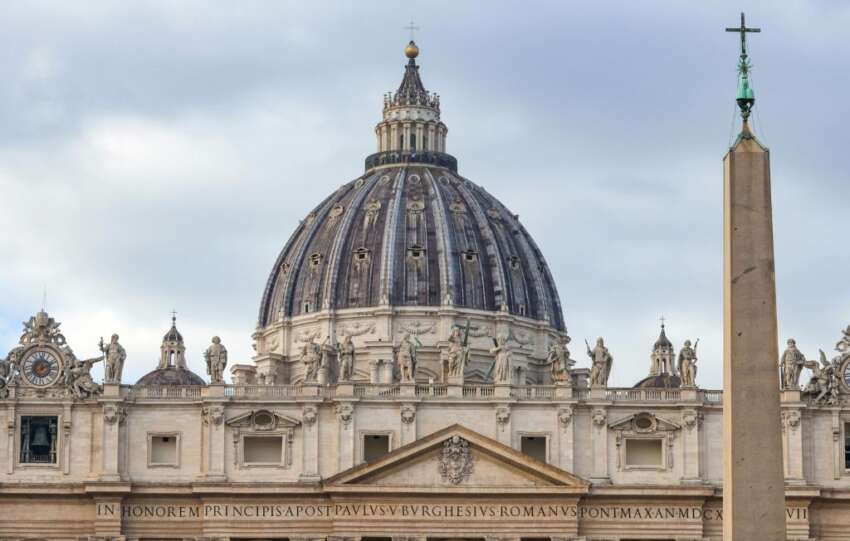Trump vs The Pope: How an AI Jesus Image Triggered a White House–Vatican War